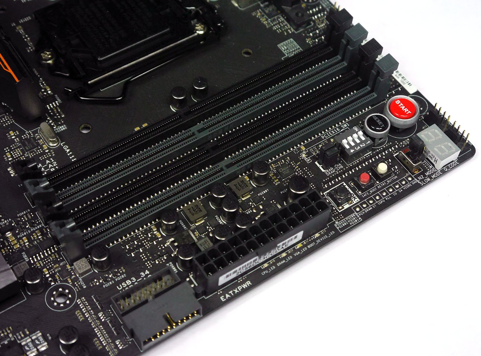 ASUS Maximus VIII Extreme Assembly - RAM