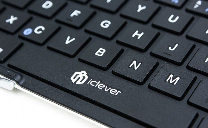 iClever Bluetooth Foldable Keyboard Review 4