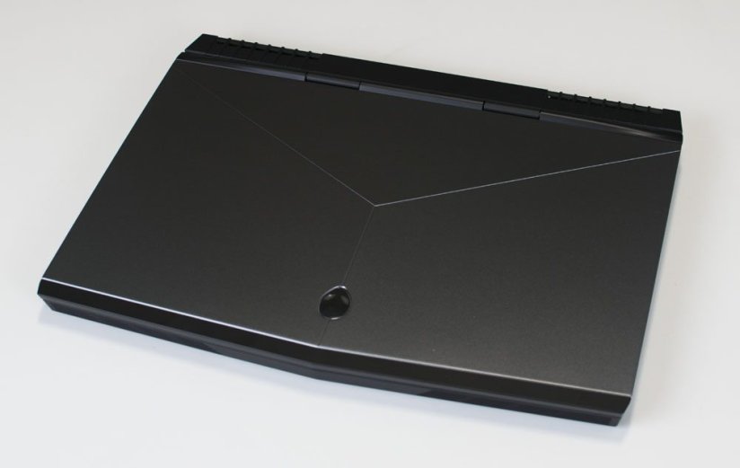 Alienware 15 R3 Laptop Review 1