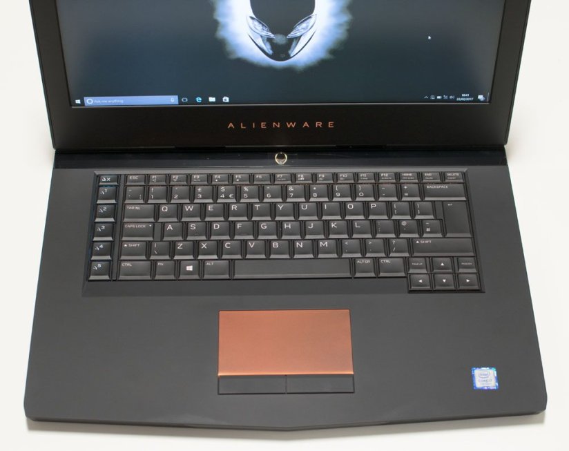 Alienware 15 R3 Laptop Review 7 (4)