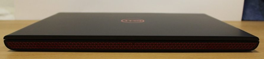 dell inspiron 15 7000 front
