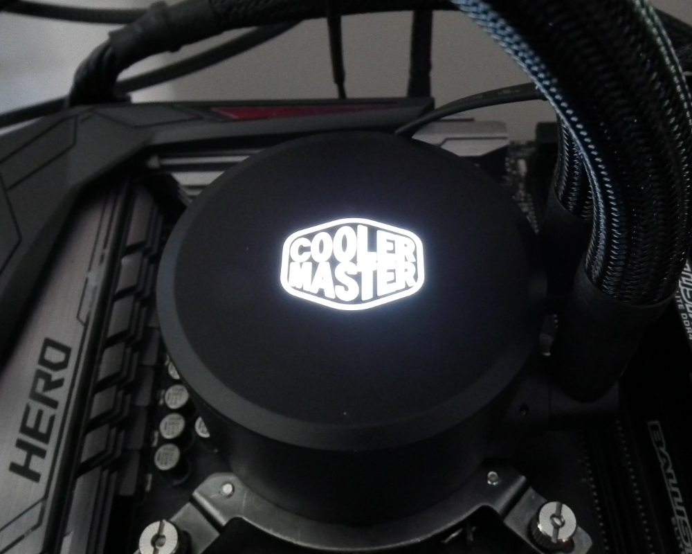 Cooler Master MasterLiquid LED