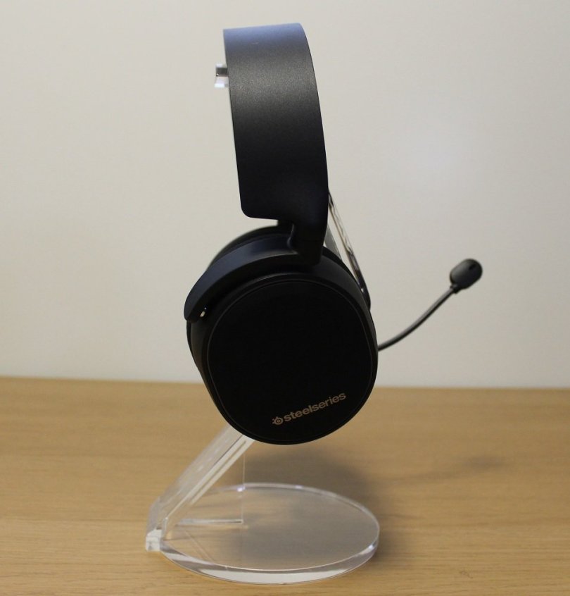 Steelseries Arctis 3 BT right view