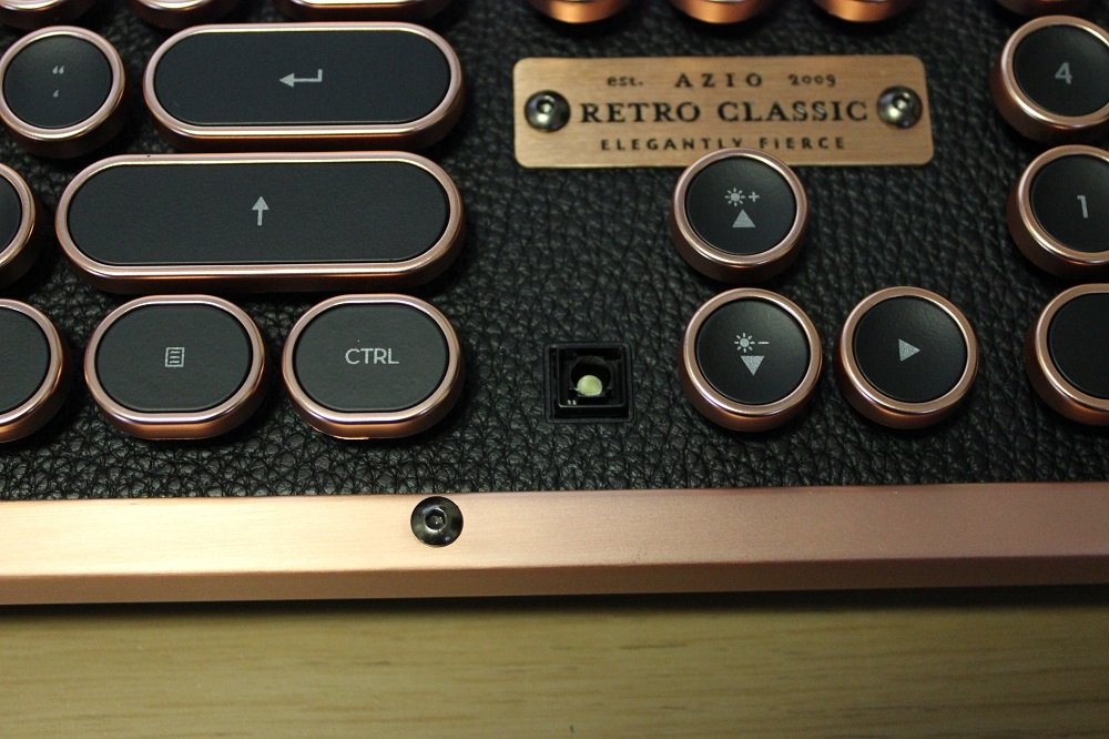 Azio Retro Classic custom switch