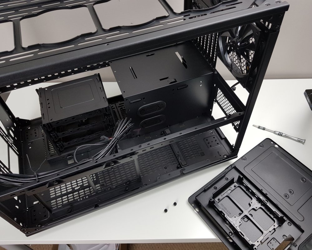 Thermaltake Level 20 XT Motherboard Tray
